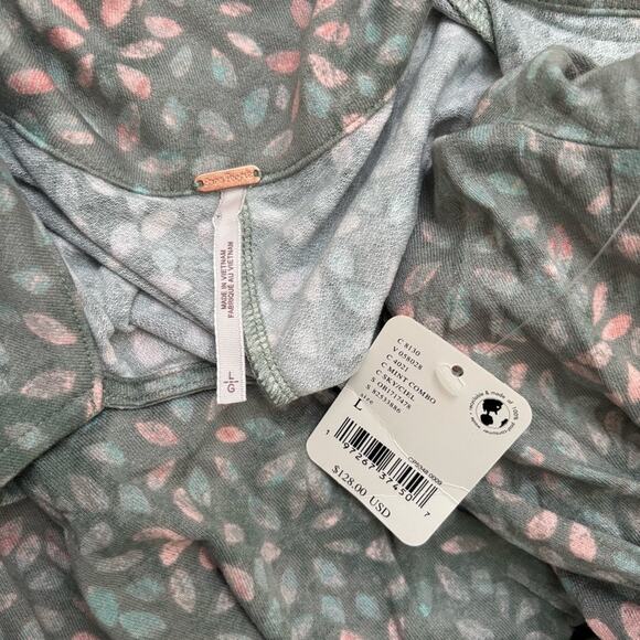 Free People NWT Shayla Wrap Maxi Dress Midi Long Sleeve V-Neck Printed Design - Picture 7 of 7